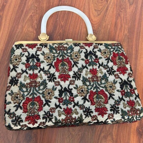 Stunning vintage tapestry beaded handbag loose site handle made in Hong Kong - Picture 5 of 10